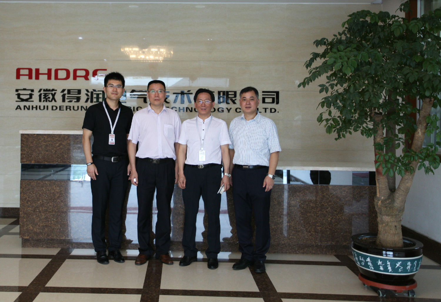 安徽得潤電氣 為您提供電氣工程咨詢、設計、制造、安裝調試一站式服務 咨詢熱線：400-0551-777 qq：3176885416