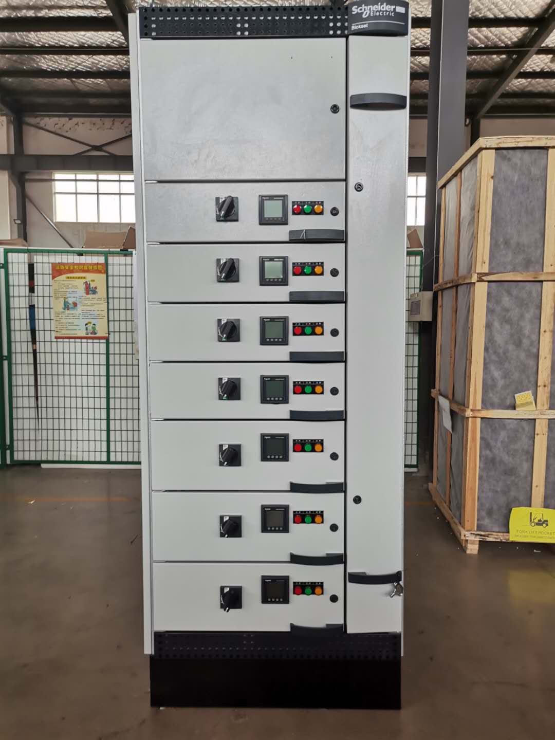 施耐德低壓柜,blokset型號 合肥彩虹玻璃項目 得潤電氣制造 施耐德低壓柜,blokset型號 合肥彩虹玻璃項目 得潤電氣制造