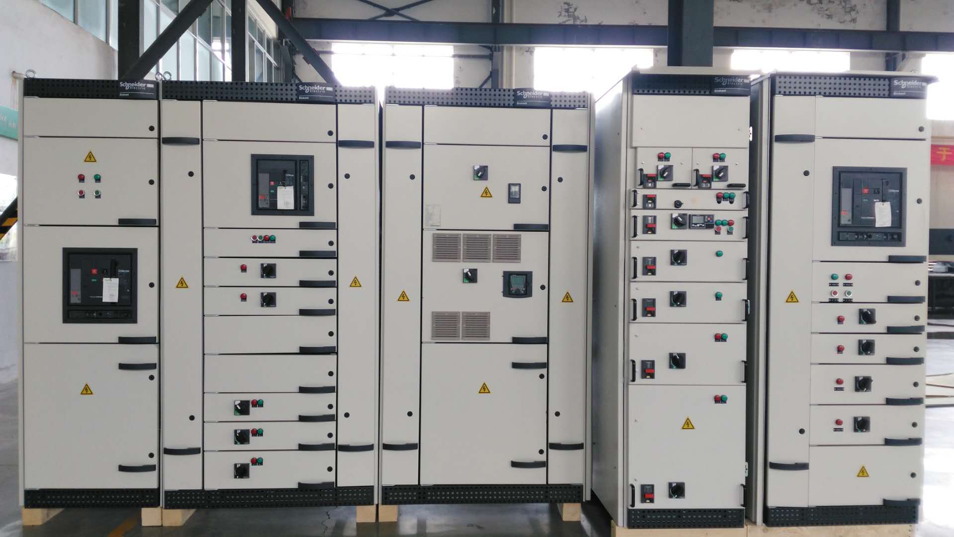 施耐德低壓柜,blokset型號 得潤電氣樣柜 施耐德低壓柜,blokset型號 得潤電氣樣柜